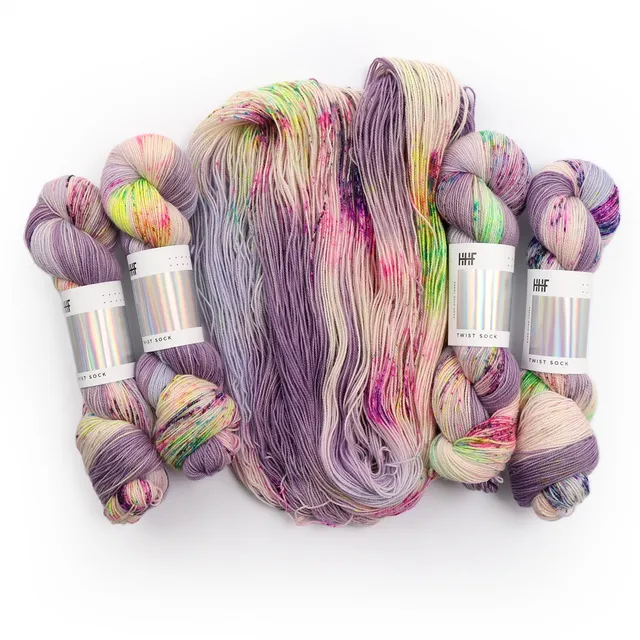 hedgehog-fibres-twist-sock-rain-on-violets-fil-chaussettes image 1