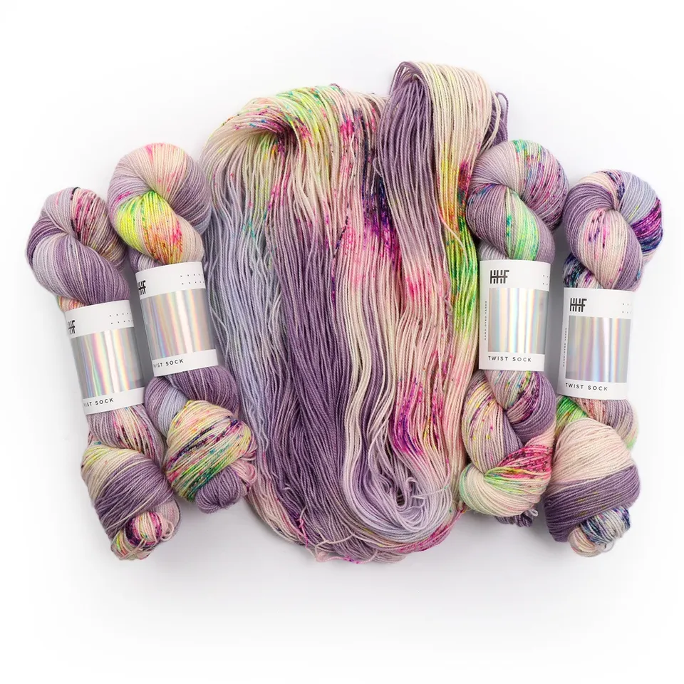 hedgehog-fibres-twist-sock-rain-on-violets-fil-chaussettes image 1