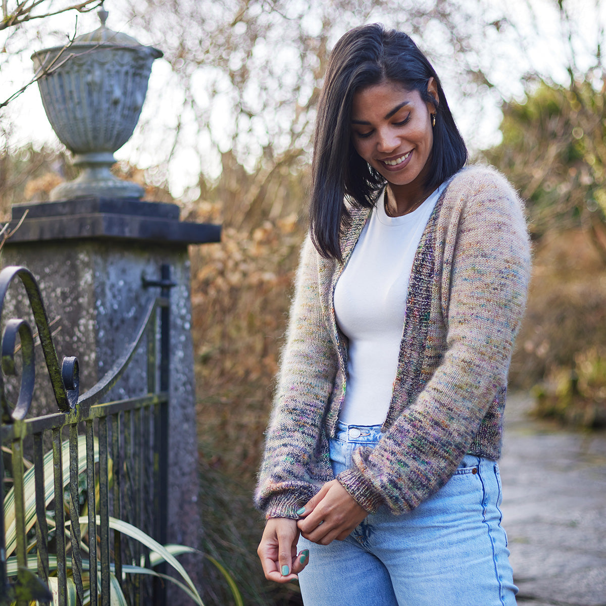 hedgehog-fibres-patterns-fluffy-pouf-patron-cardigan-top-down image 4