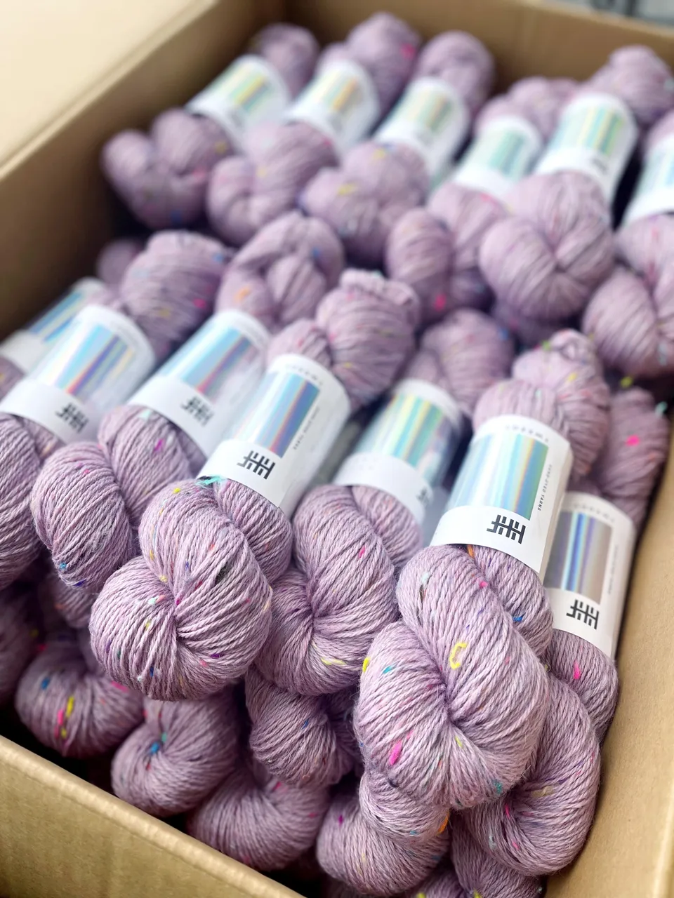 hedgehog-fibres-tweedy-fil-lullaby-100g-lavande-recycl image 1