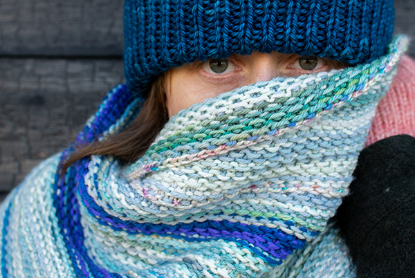 handmaiden-patterns-patron-winter-weather-wrap-ch-le image 6