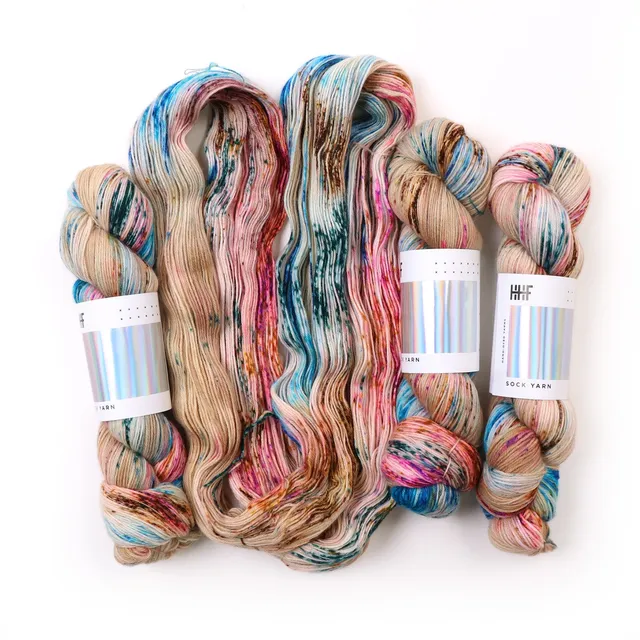 hedgehog-fibres-d-j-vu-custom-dye-order-laine-teinte-main image 1