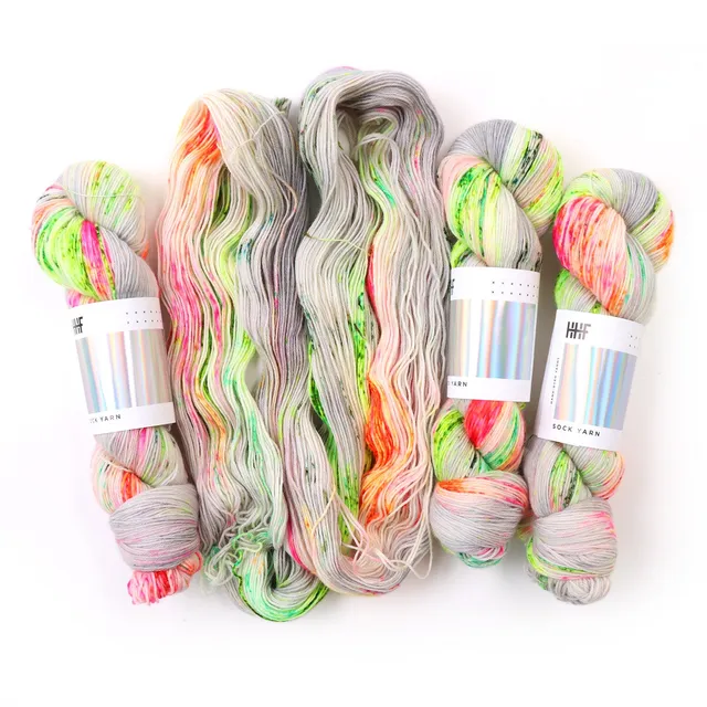 hedgehog-fibres-custom-dye-anime-fil-teint-main-sur-commande image 1