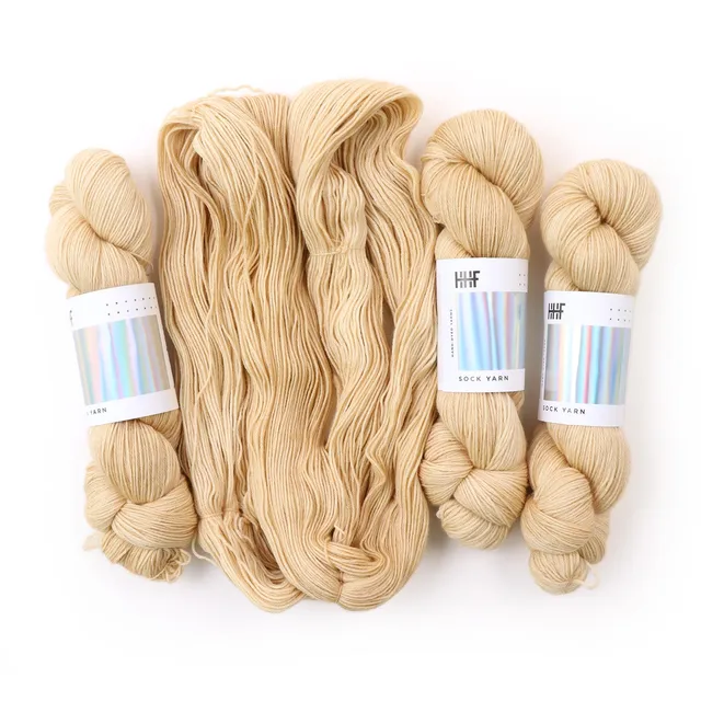 hedgehog-fibres-silence-custom-fil-tricoter-teint-main image 1