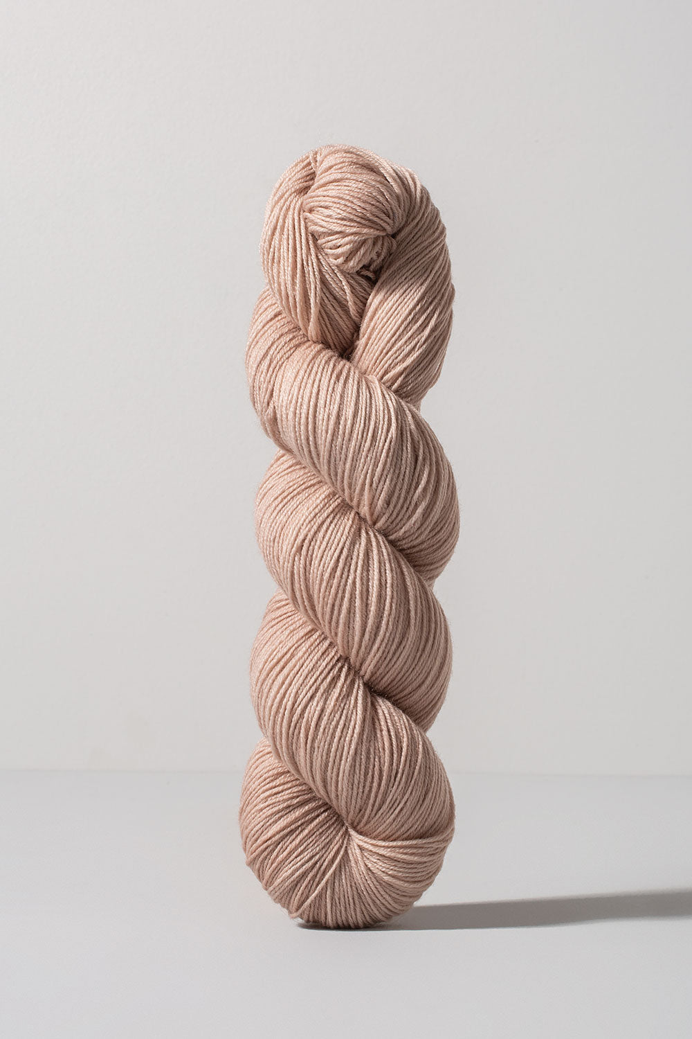 gusto-wool-core-1050-fil-fingering-uni-lot-5 image 1