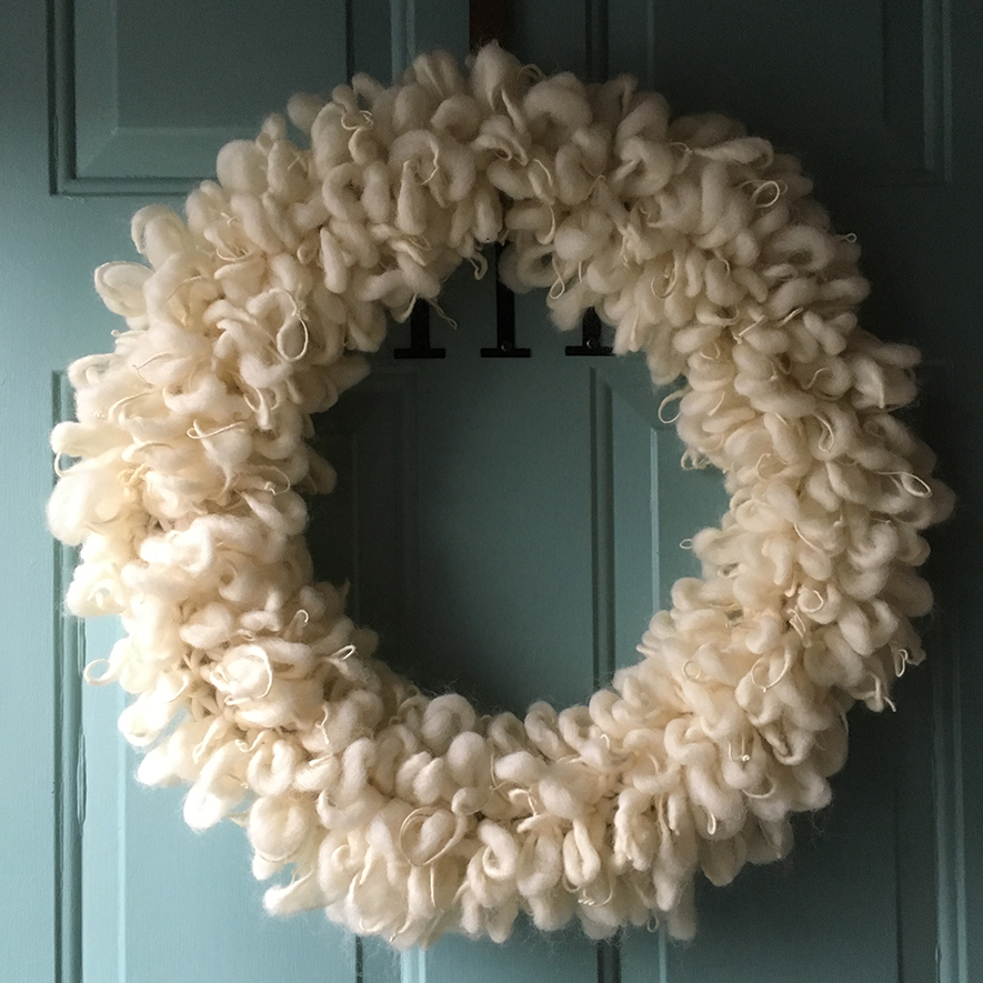 handmaiden-patterns-woolly-wreath-patron-tricot-d-co image 1