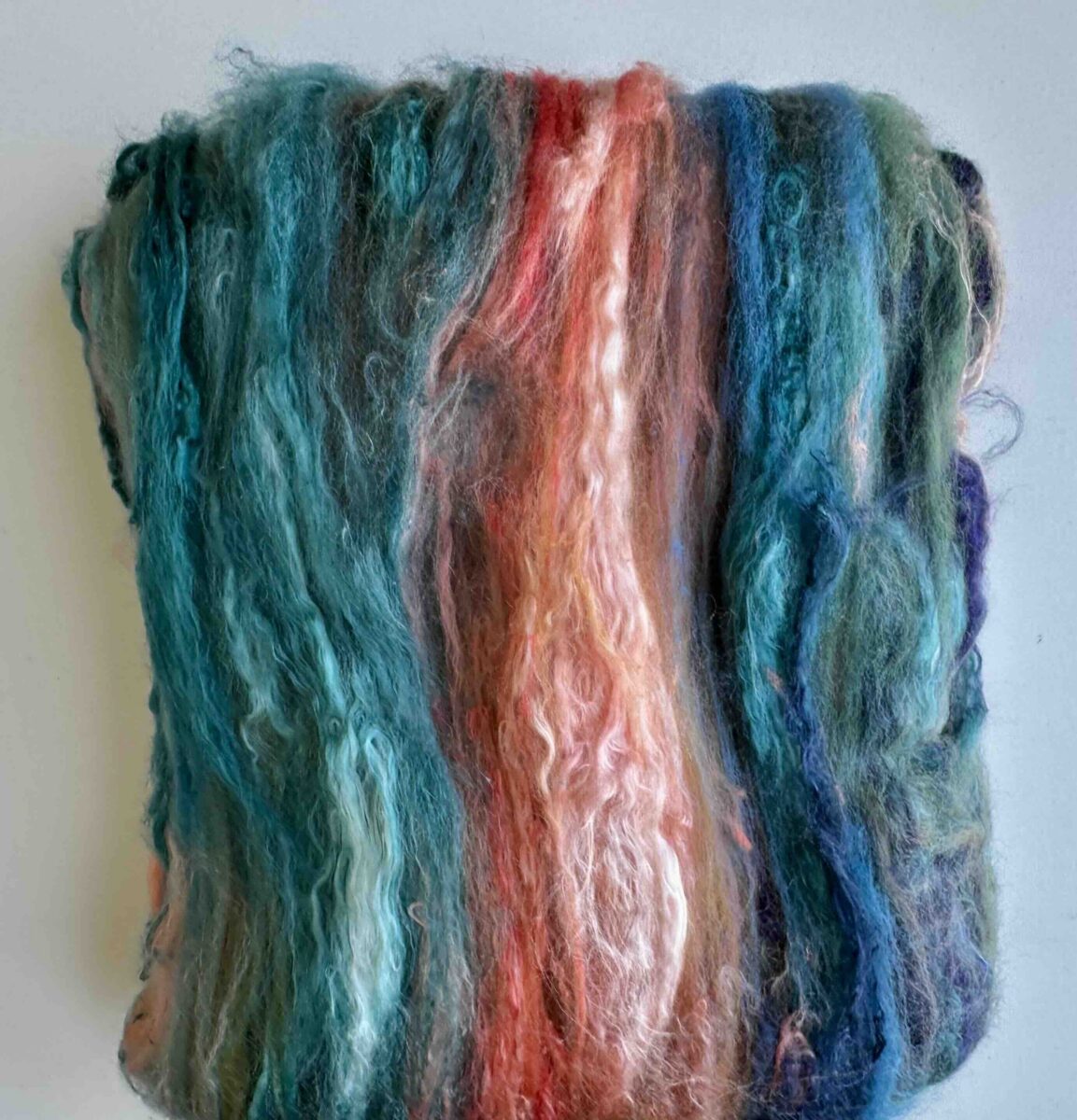 handmaiden-fibres-silk-fibre-batt-168281-nappe-soie-teint-main image 1