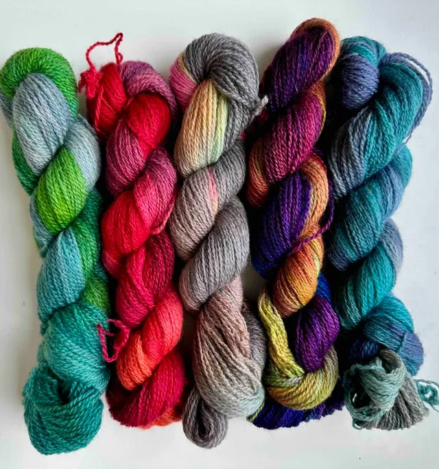 handmaiden-bfl-2-8-fingering-169649-fil-chaussettes image 1