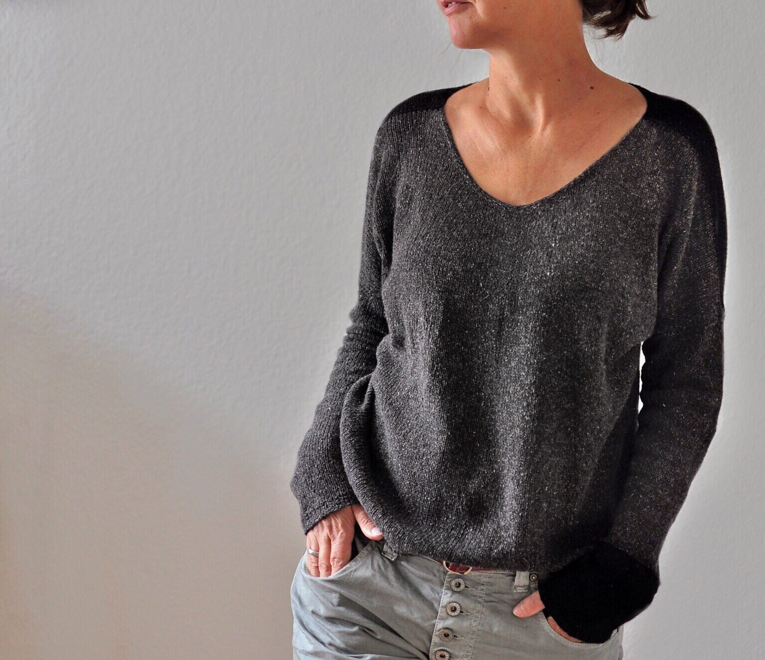 ito-patterns-rime-patron-pullover-col-v-top-down image 1