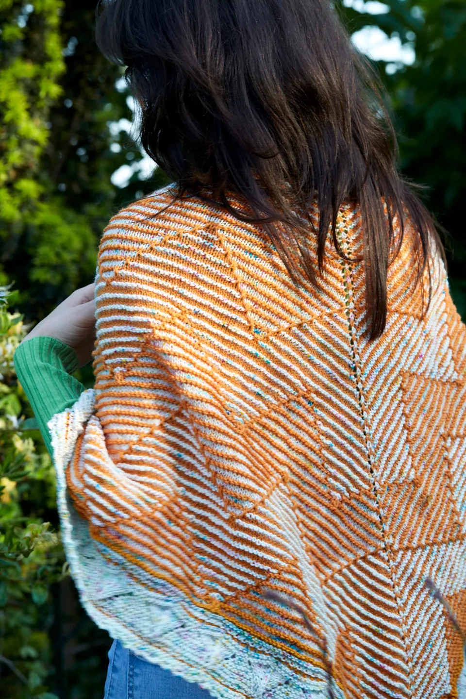 gusto-wool-rhythmic-shawl-patron-ch-le-tricot-fingering image 1