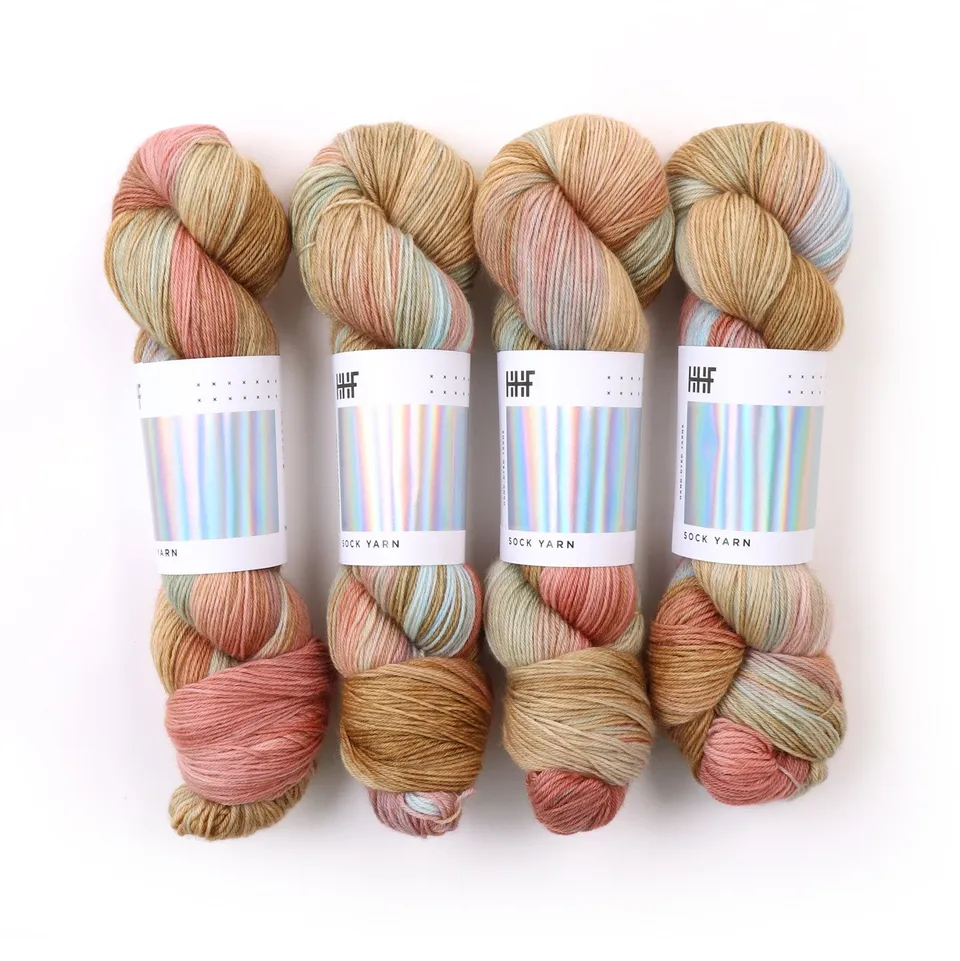 hedgehog-fibres-custom-dune-sock-laine-teinte-main-100g image 1