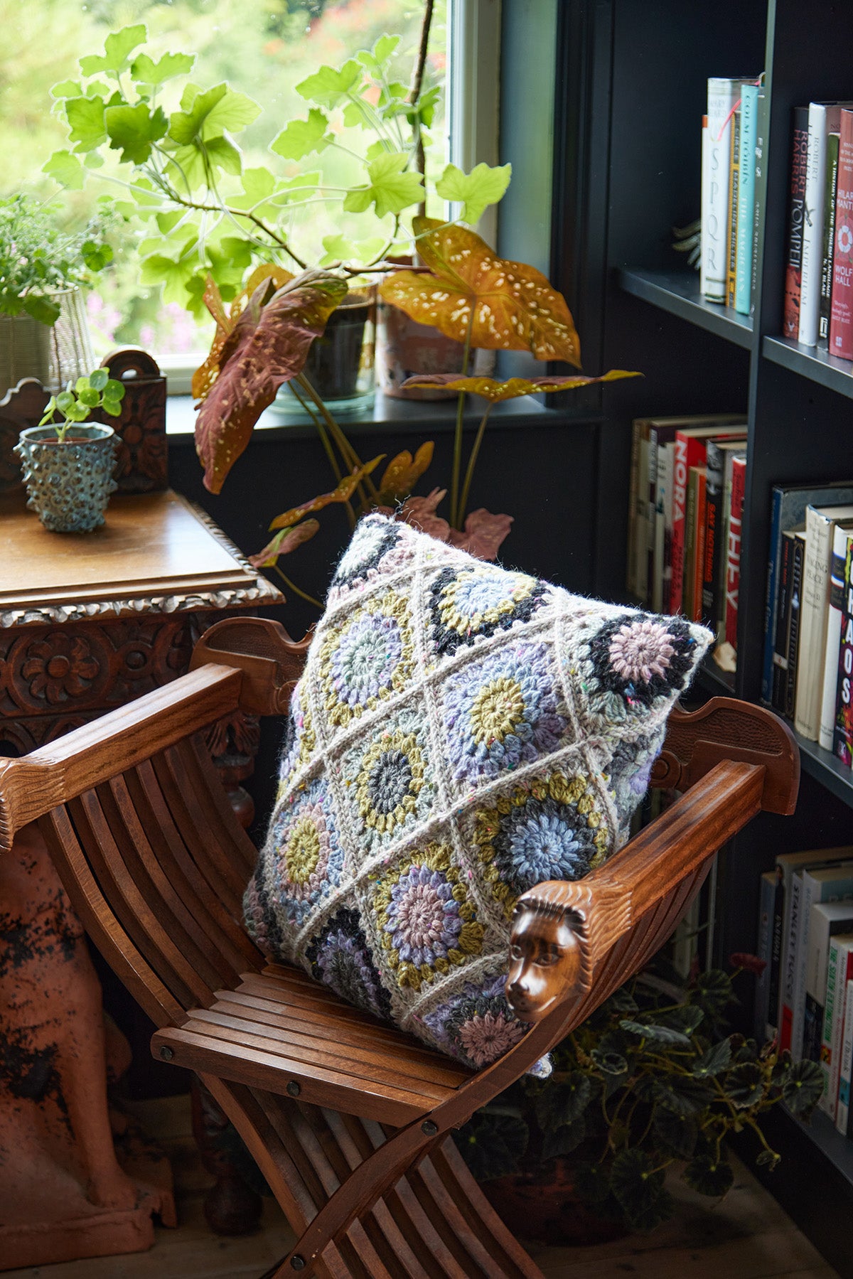 hedgehog-fibres-patterns-sunburst-tweedy-patron-coussin-crochet image 2