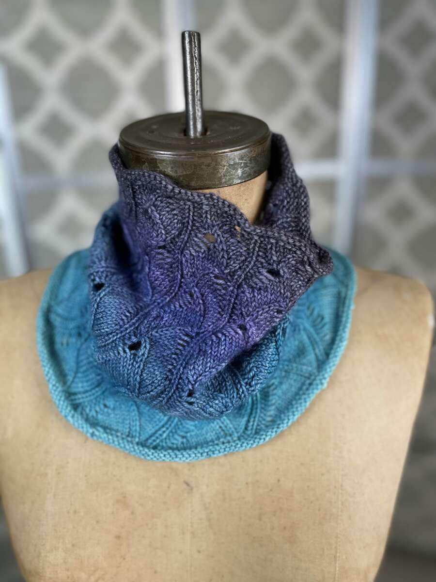 handmaiden-patterns-fading-memories-patron-tricot-snood image 1