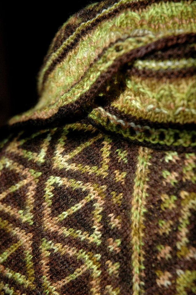 handmaiden-patterns-apple-shawl-patron-ch-le-dentelle image 1