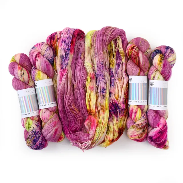 hedgehog-fibres-oh-so-fine-junebug-fil-fingering-100g-cachemire image 1