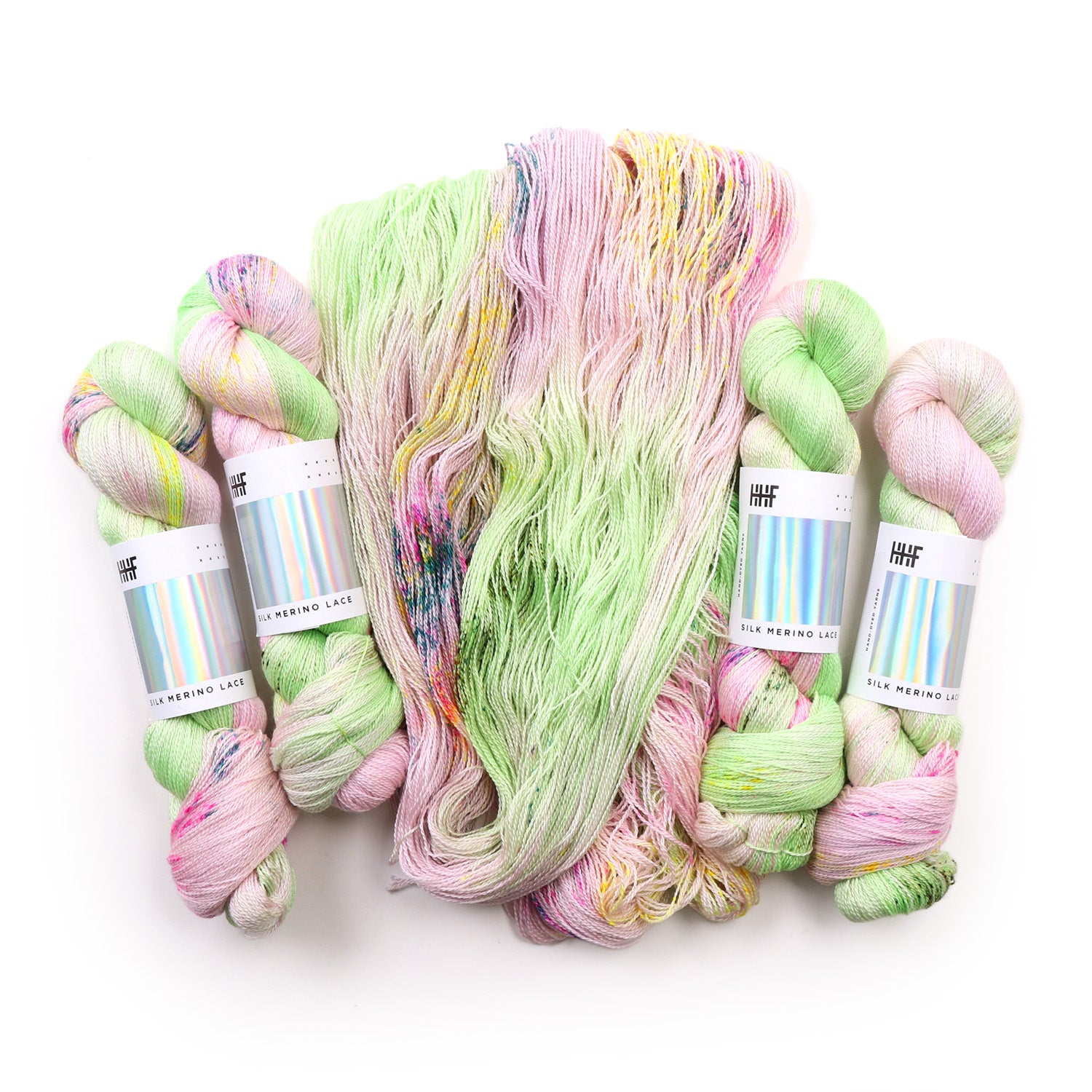 hedgehog-fibres-custom-dye-crocus-fil-tricoter-teint-main image 4