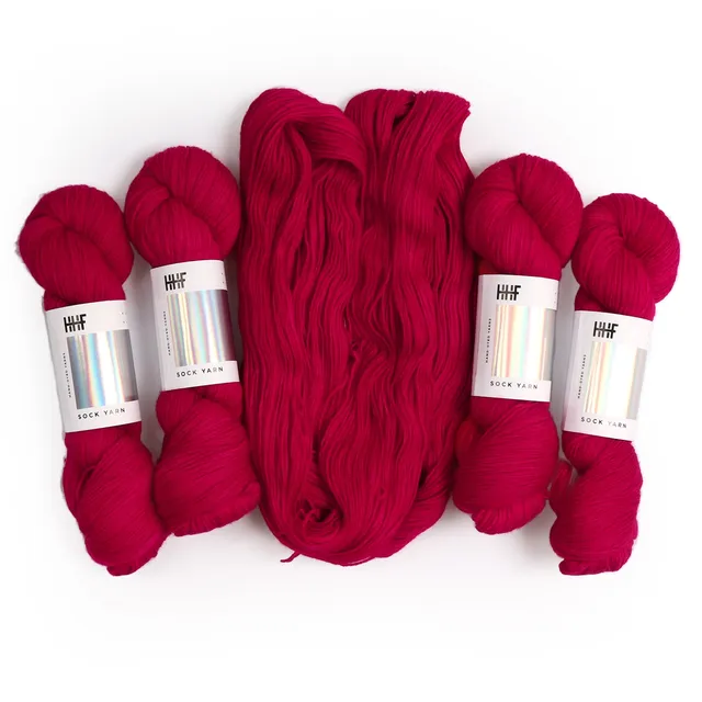 hedgehog-fibres-sock-yarn-merlot-laine-chaussettes-100g-bordeaux image 1