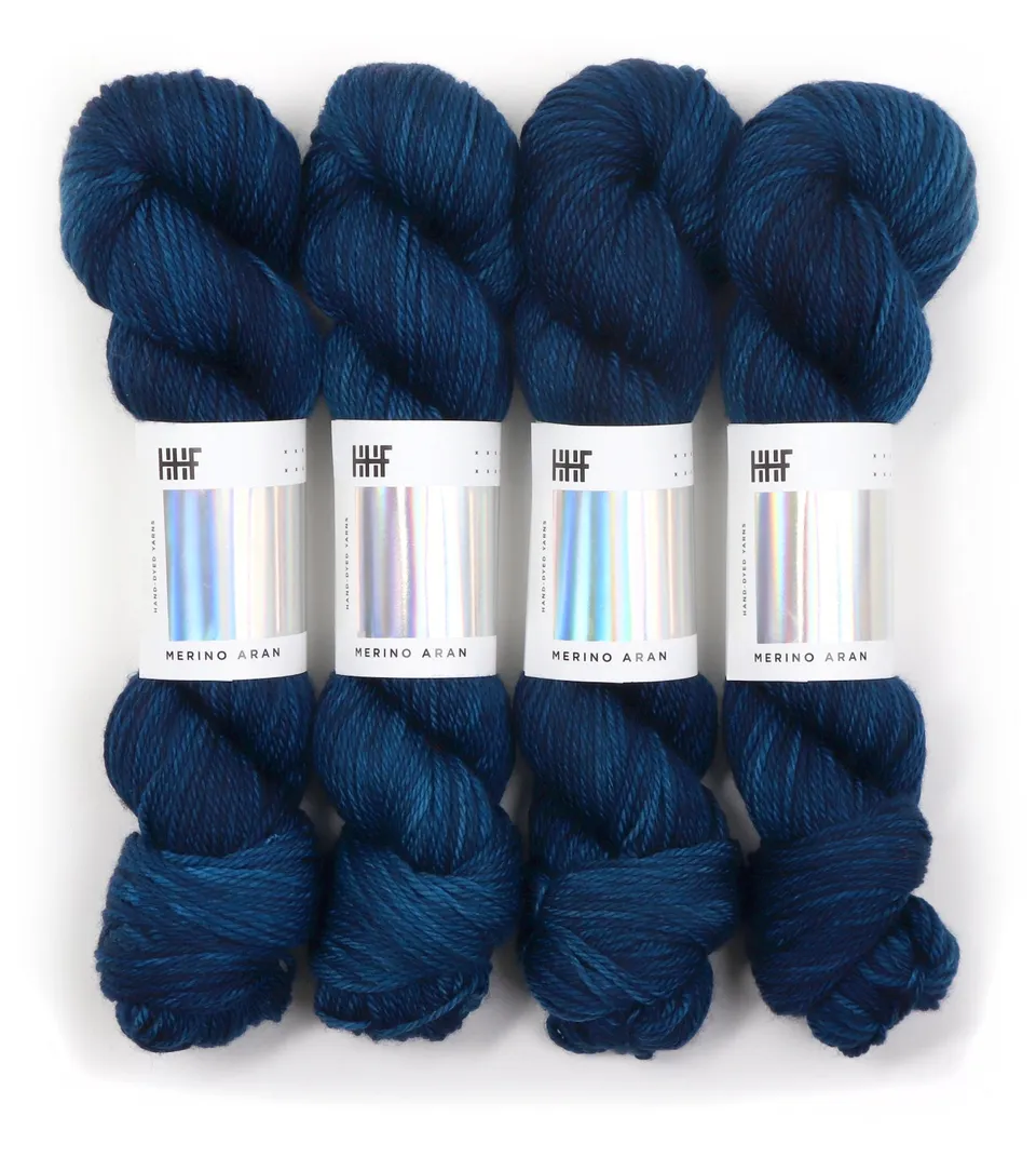 hedgehog-fibres-merino-aran-ink-laine-100g-superwash image 1