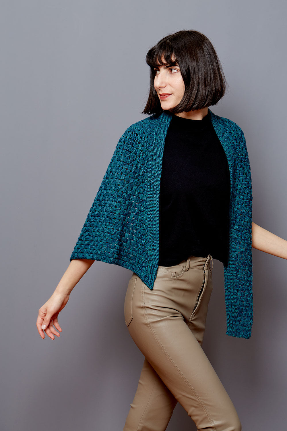 gusto-wool-attabi-shawl-patron-tricot-ch-le-fingering image 4