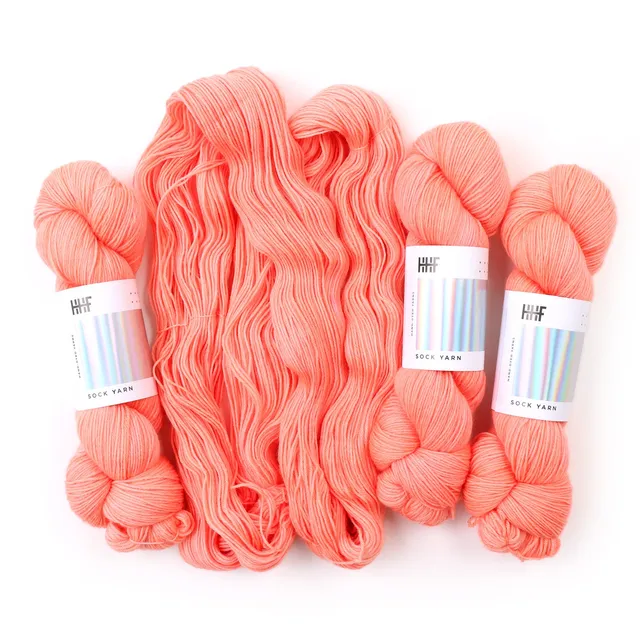 hedgehog-fibres-coral-fil-teinte-main-cheveau image 1