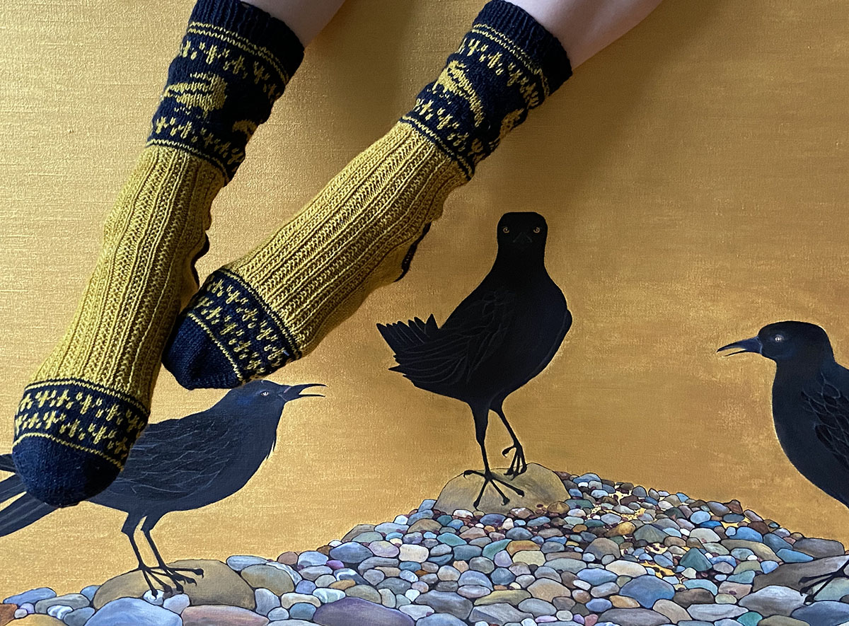 handmaiden-patterns-halifax-crows-patron-tricot-ch-le image 1