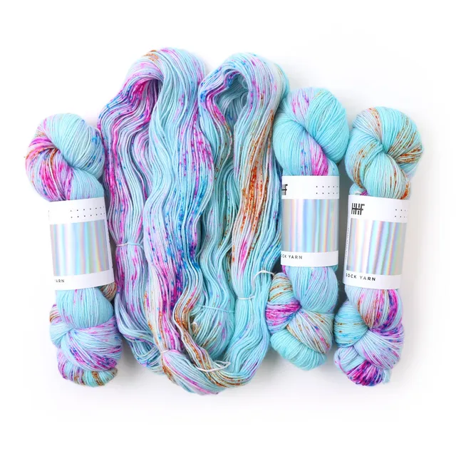 hedgehog-fibres-monet-fil-tricoter-cheveau-teint-main image 1