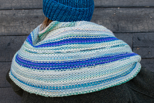 handmaiden-patterns-patron-winter-weather-wrap-ch-le image 4