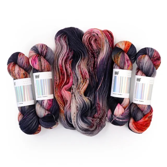 hedgehog-fibres-sock-yarn-nightfall-laine-chaussettes-100g image 1