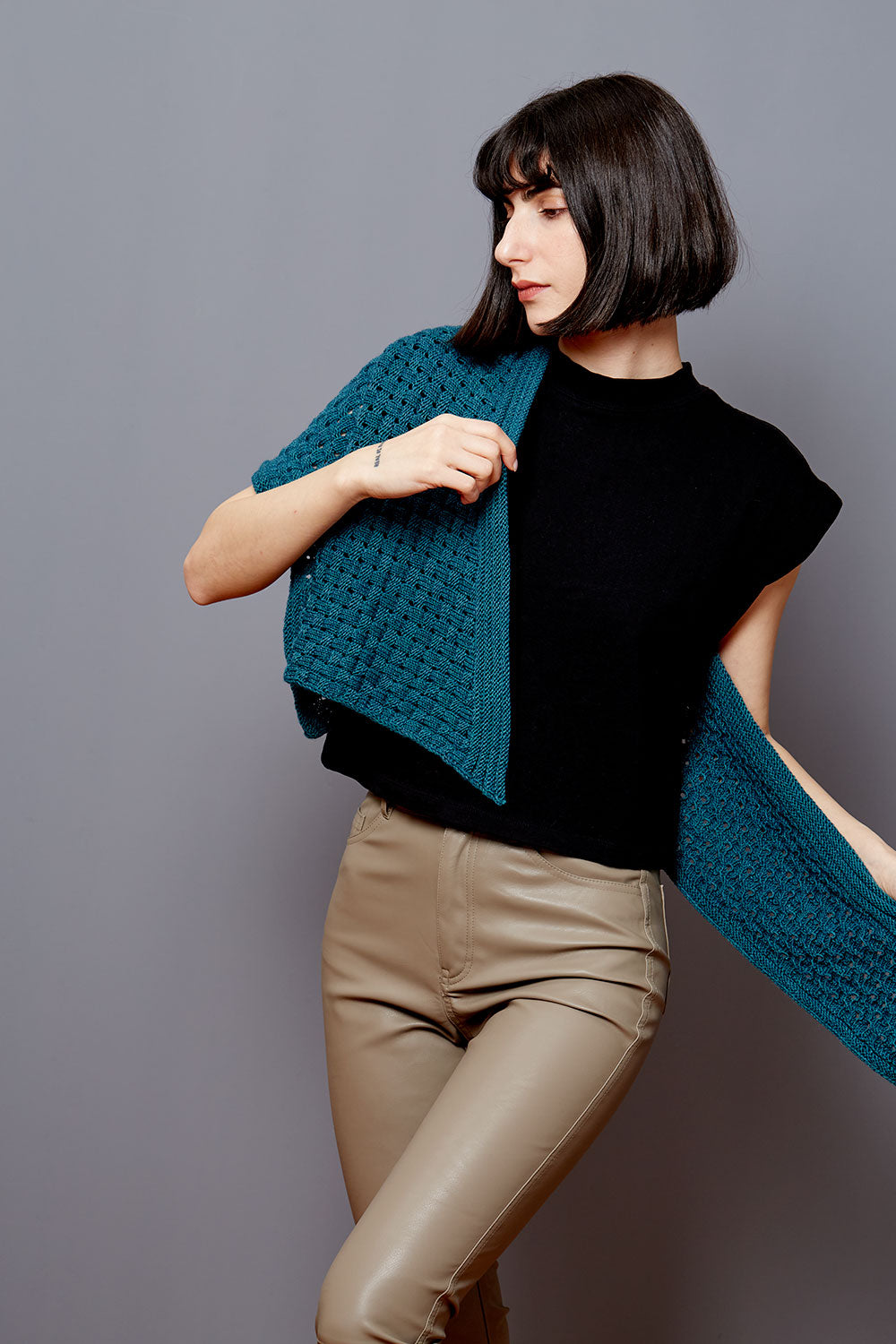 gusto-wool-attabi-shawl-patron-tricot-ch-le-fingering image 6