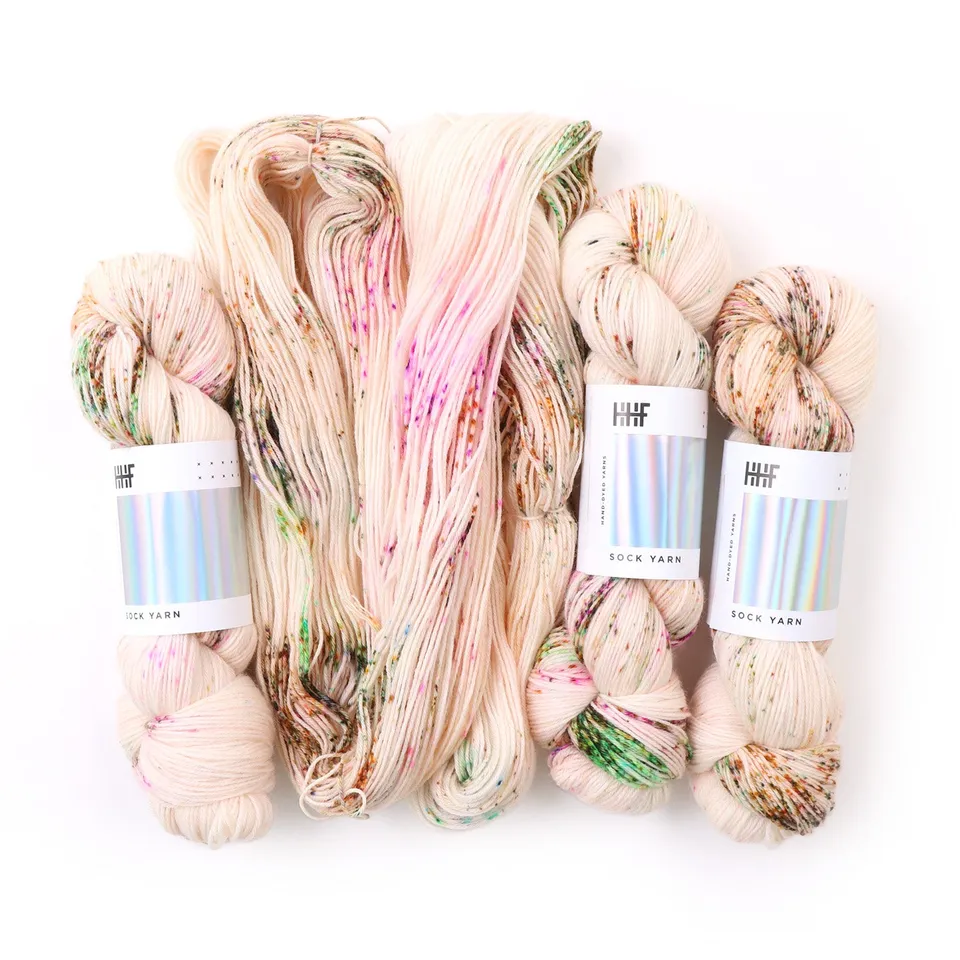 hedgehog-fibres-custom-dye-bramble-laine-teinture-main image 1