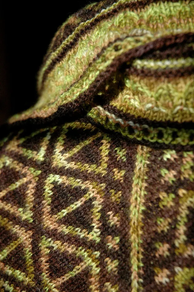 handmaiden-patterns-apple-shawl-patron-ch-le-dentelle image 1
