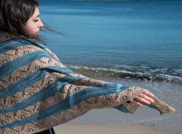 handmaiden-patterns-tidal-bay-shawl-patron-ch-le-dentelle image 1