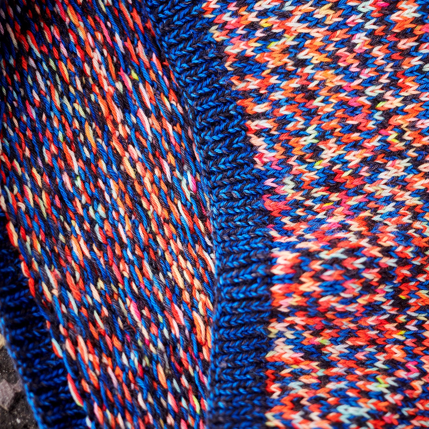 hedgehog-fibres-patterns-glitch-cowl-patron-snood-70cm image 3