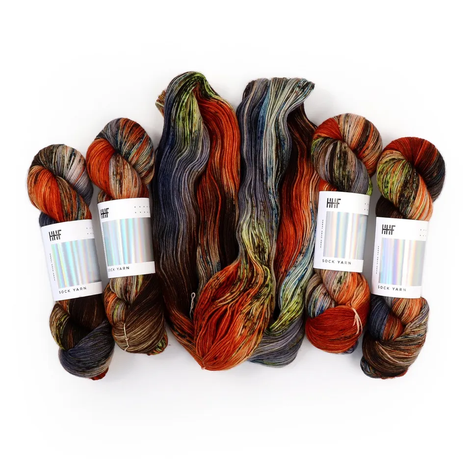 hedgehog-fibres-sock-yarn-cousin-gwen-fil-m-rinos-100g image 1