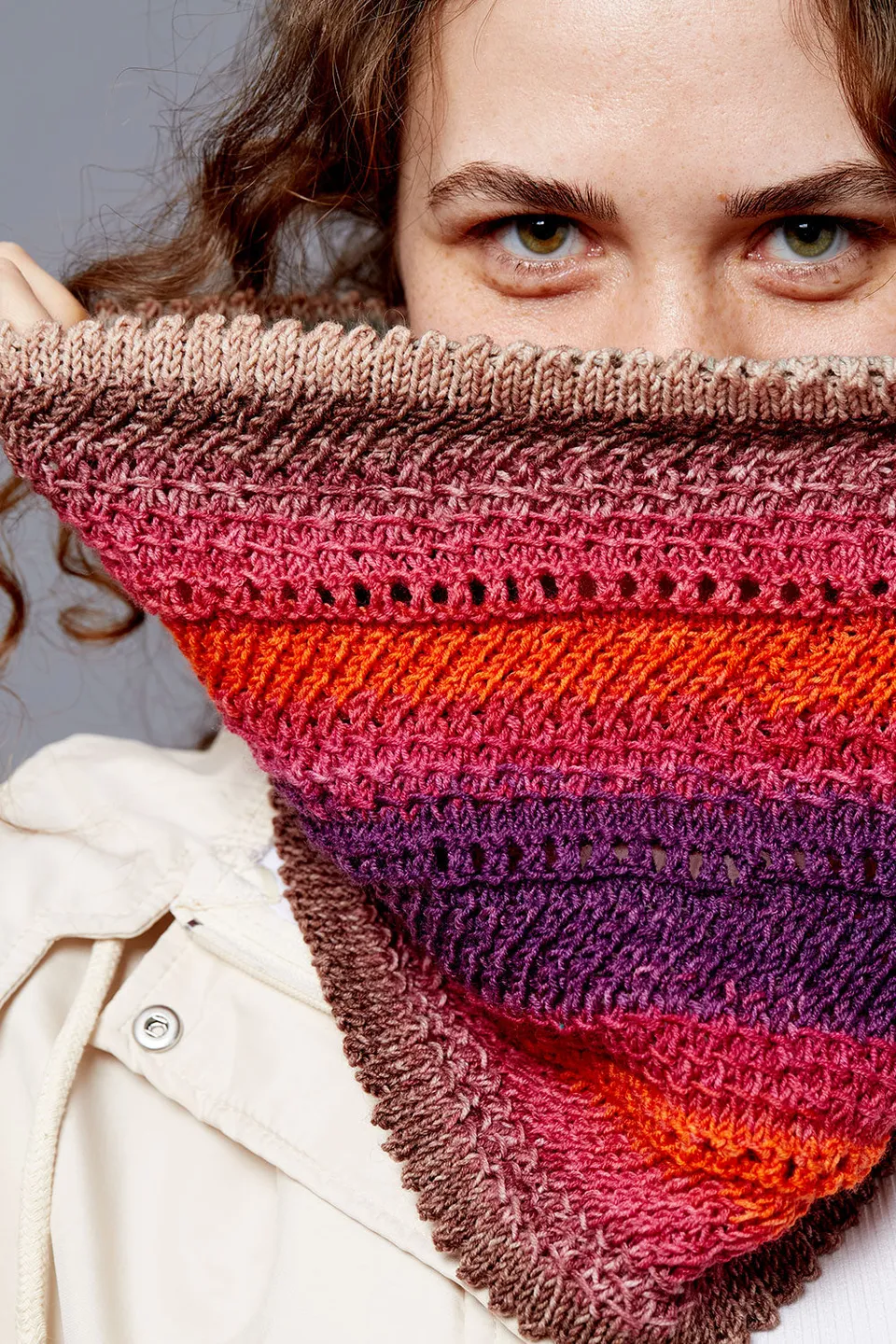 gusto-wool-chemberly-cowl-patron-snood-fingering-dentelle image 1