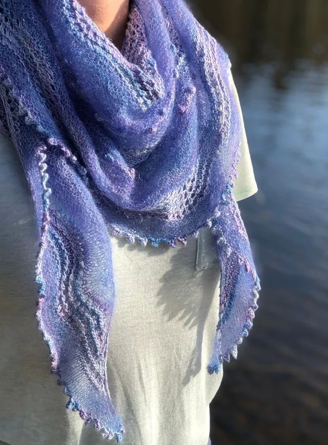 handmaiden-marianas-shawl-patron-ch-le-dentelle-triangle image 1