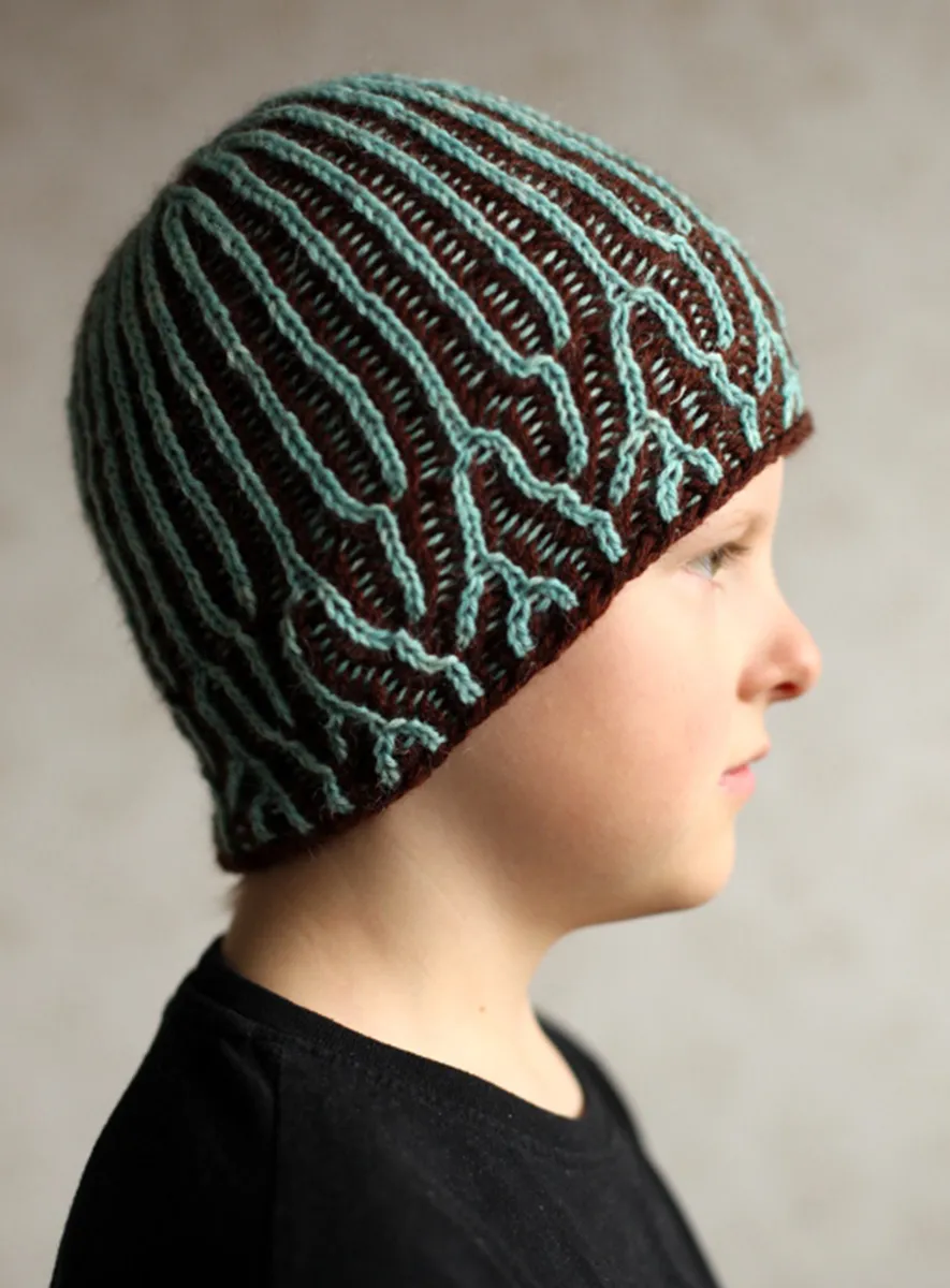 handmaiden-patterns-moreeni-patron-tricot-ch-le-dentelle image 1