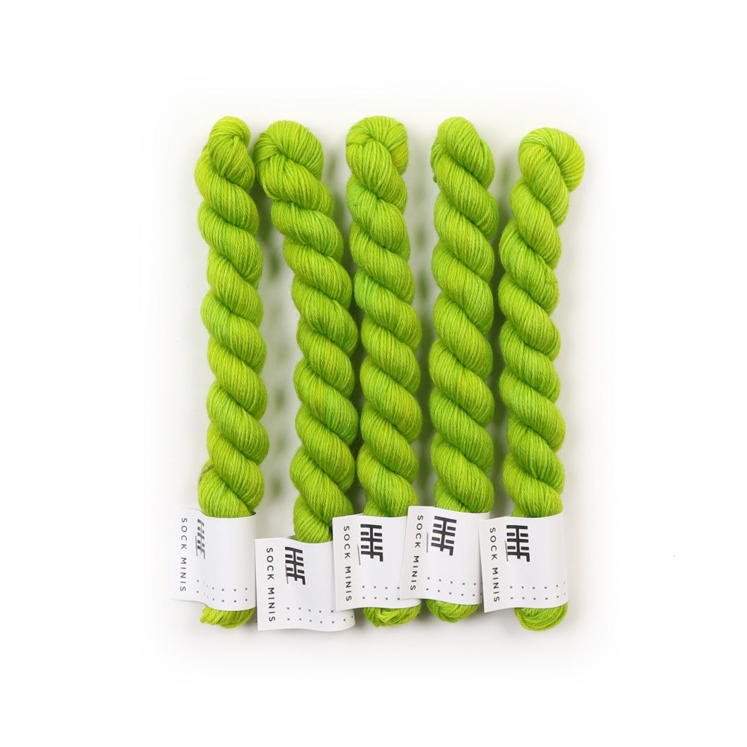 hedgehog-fibres-custom-dye-shamrock-fil-tricoter-teint-main image 6