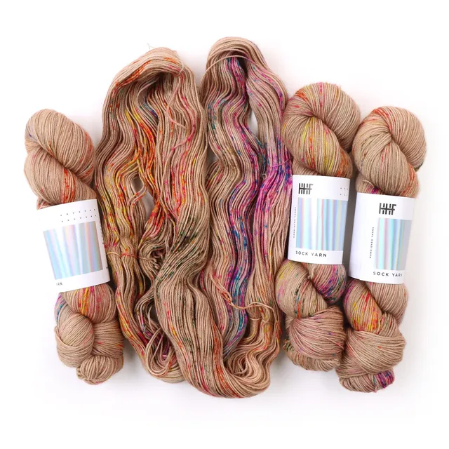 hedgehog-fibres-custom-artifact-fil-tricoter-teinture-main image 1