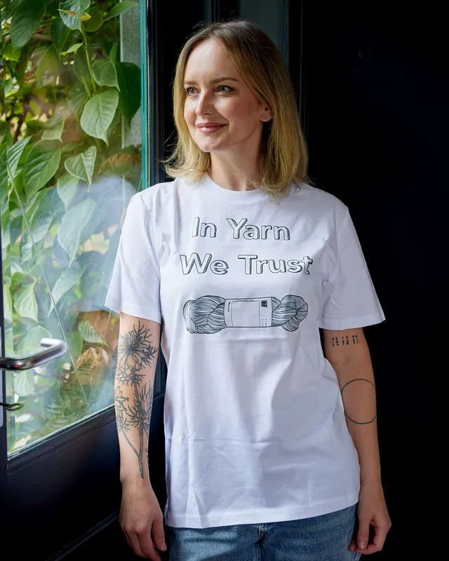 hedgehog-fibres-in-yarn-we-trust-t-shirt-blanc-coton-bio image 1