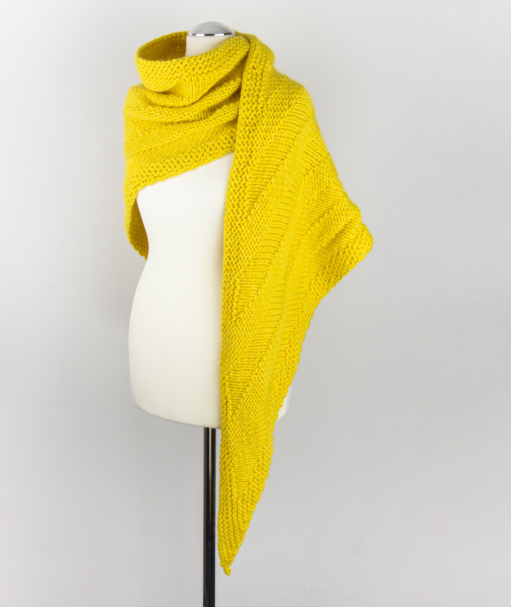 ito-patterns-anjo-bulky-patron-ch-le image 1