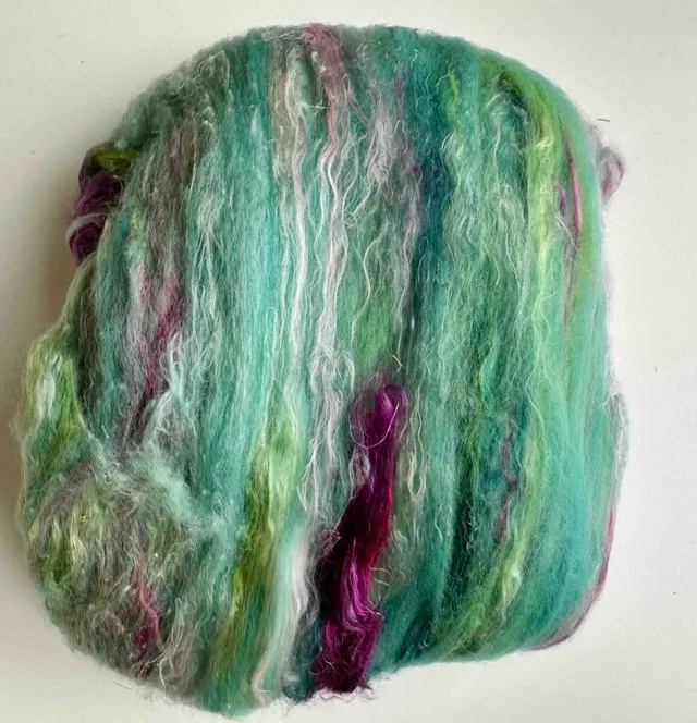 handmaiden-fibres-silk-fibre-batt-169517-nappe-soie-filer image 1