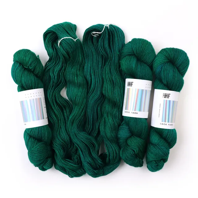 hedgehog-fibres-custom-dye-order-hunter-laine-teinture-main image 1