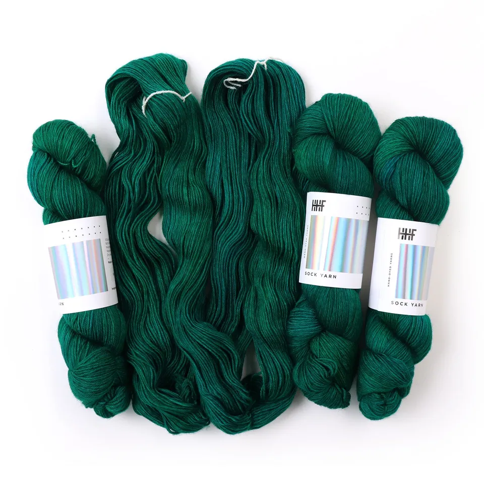 hedgehog-fibres-custom-dye-order-hunter-laine-teinture-main image 1