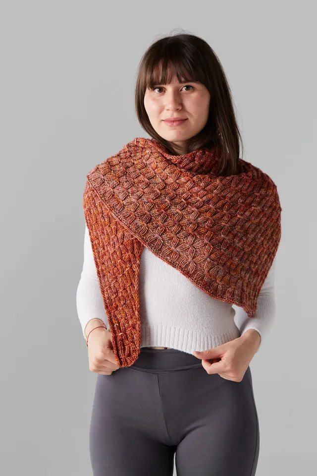 gusto-wool-ogee-shawl-patron-tricot-ch-le-triangle image 1