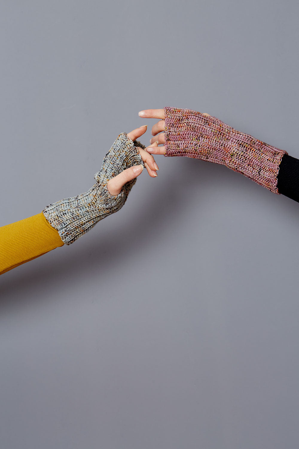gusto-wool-edgewise-mitts-patron-mitaines-crochet-fingering image 3