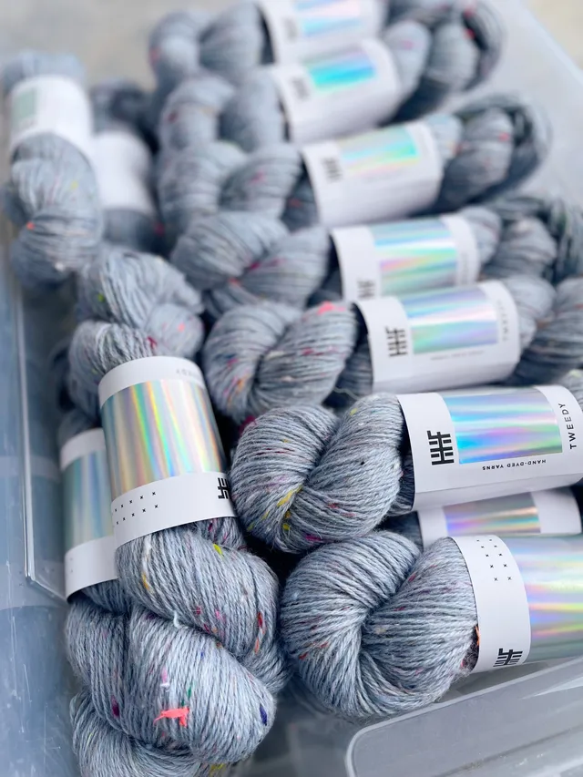 hedgehog-fibres-tweedy-moonlight-fil-dk-100g-laine-recycl-e-bleue image 1
