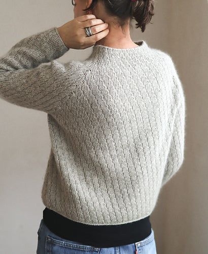 ito-patterns-armor-sweater-patron-pull-top-down-point-relief image 3