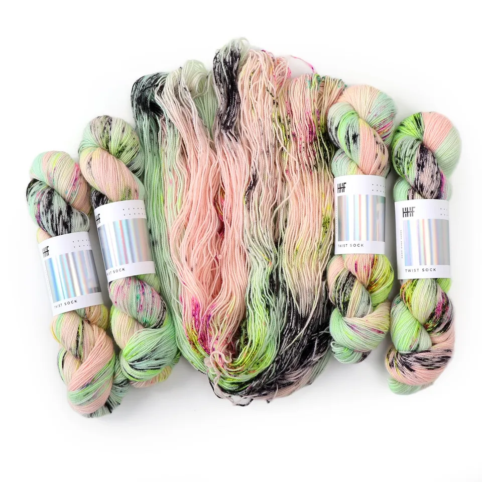 hedgehog-fibres-twist-sock-chrysalis-laine-chaussettes-100g image 1