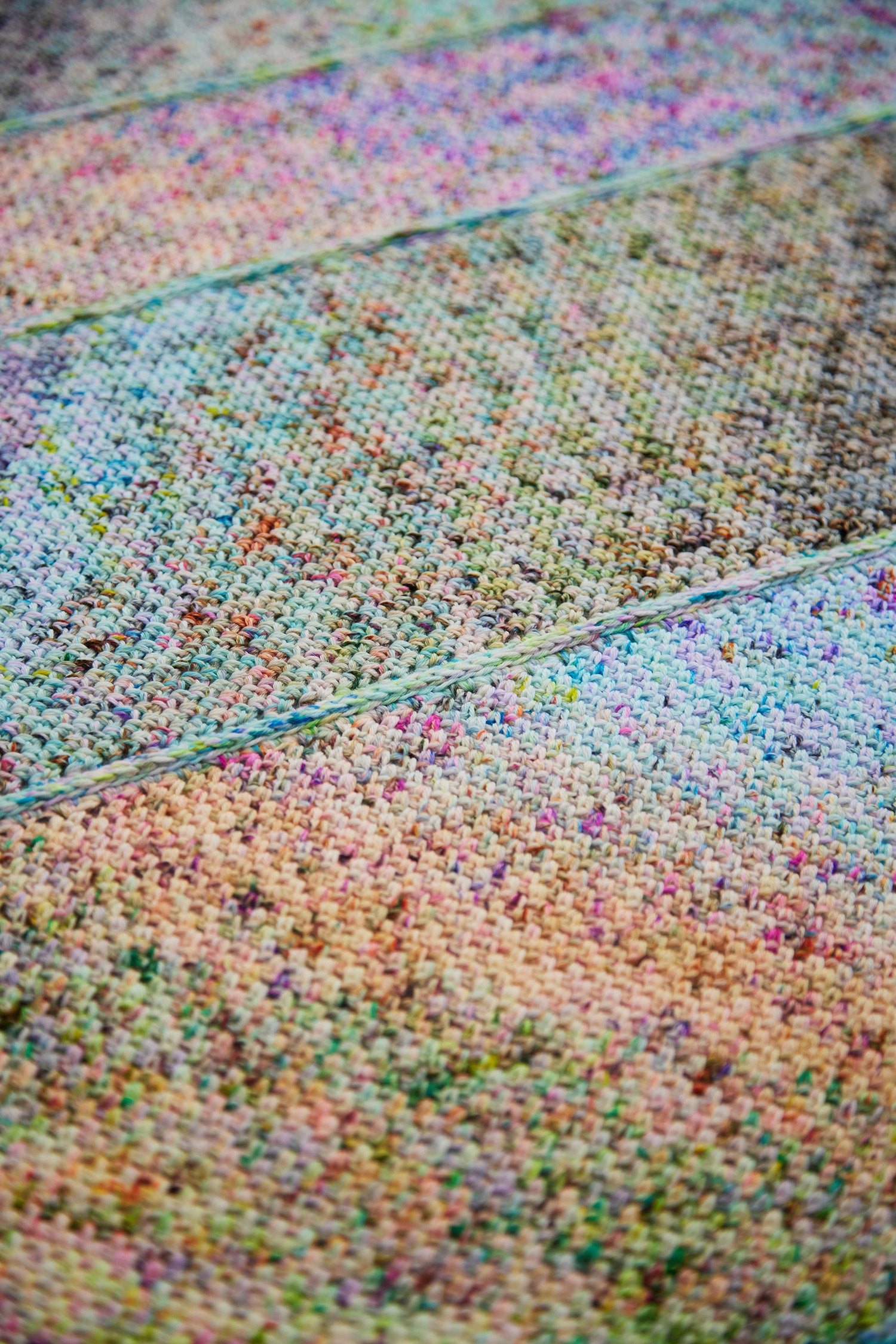 hedgehog-fibres-patterns-minis-in-a-blanket-patron-crochet-couverture-b-b image 5